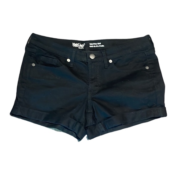 Mossimo Supply Co. Pants - NWOT Mossimo mid rise jean shorts